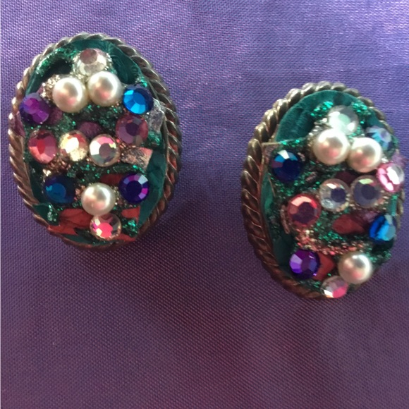 Vintage 80s Multi color Rhinestone Clip Earrings Blue Faux Pearl Crystal GUC - Picture 5 of 15